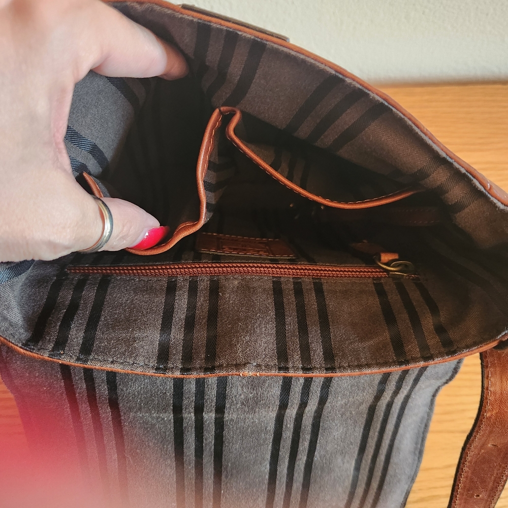 Frye Brown Leather Crossbody Shoulder Bag - Picture 10 of 16